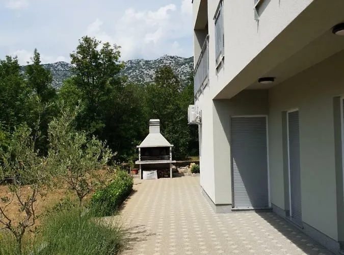 公寓 Jozic 塞利讷